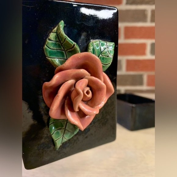 Black Glazed Trinket Box With Porcelain Rose - Picture 9 of 9